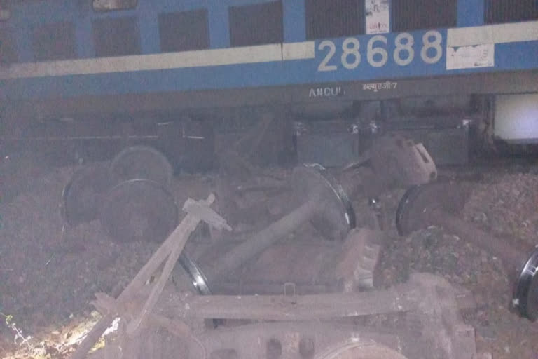 train accident in jharkhand