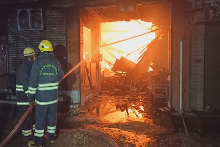 கட்டுமானப் பொருள்கள் விற்பனை கடையில் தீ விபத்து - ரூ.2.50 கோடி மதிப்பிலான பொருள்கள் நாசம்