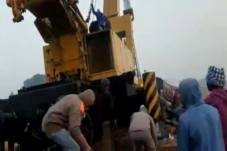 Goods train accident in Gumla