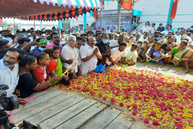 Ex minister jayakumar pays tribute to tsunami dead people  tsunami 17th memorial day in chennai  DMK not a active government jayakumar said  சென்னையில் சுனாமி 17வது நினைவு தினம்  சென்னையில் அதிமுக முன்னாள் அமைச்சர் ஜெயக்குமார் அஞ்சலி