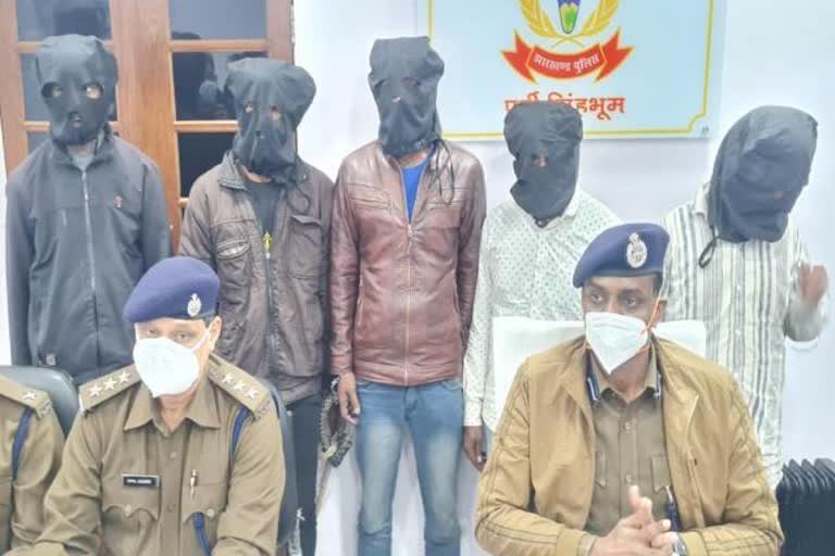 5-criminals-arrested-in-jamshedpur-in-case-of-bomb-attack-on-land-businessman