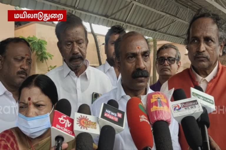 மயிலாடுதுறை ரயில்வே நிலையத்தில் மத்திய ரயில்வே போர்டு பயணிகள் வசதிகள் குழு உறுப்பினர்கள் ஆய்வு..!