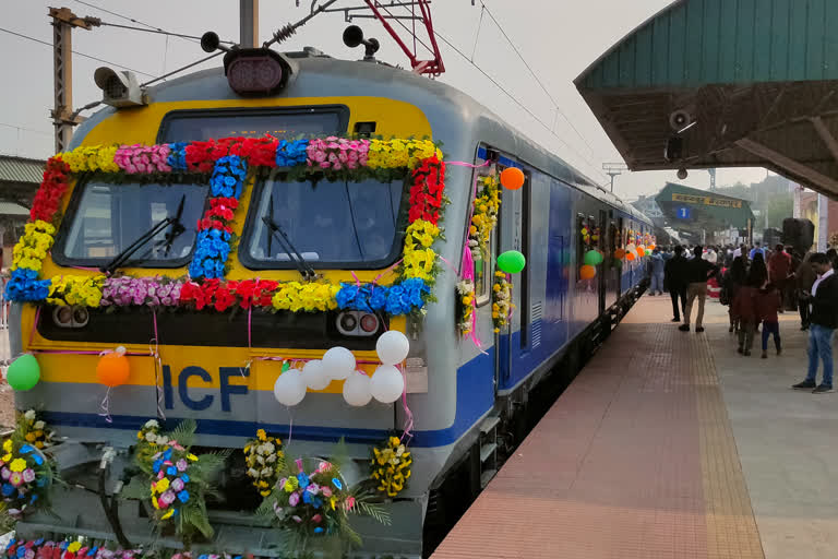 Eastern Railway Starts Modernise local Train for Sealdah Lalgola Section