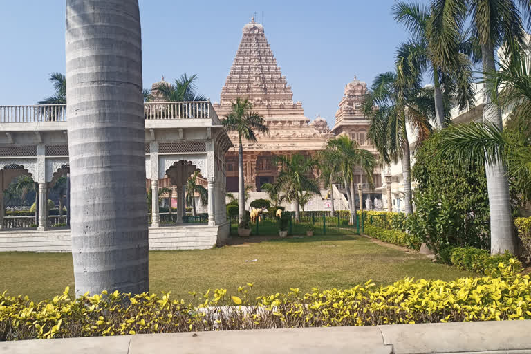 छतरपुर मंदिर