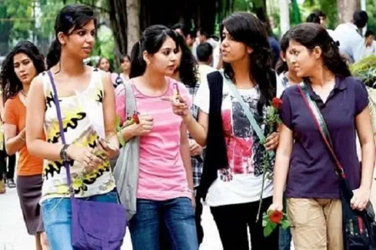 மாணவர்களுக்கு சூரிய நமஸ்கார நிகழ்ச்சி: பல்கலை. மானியக்குழு உத்தரவு