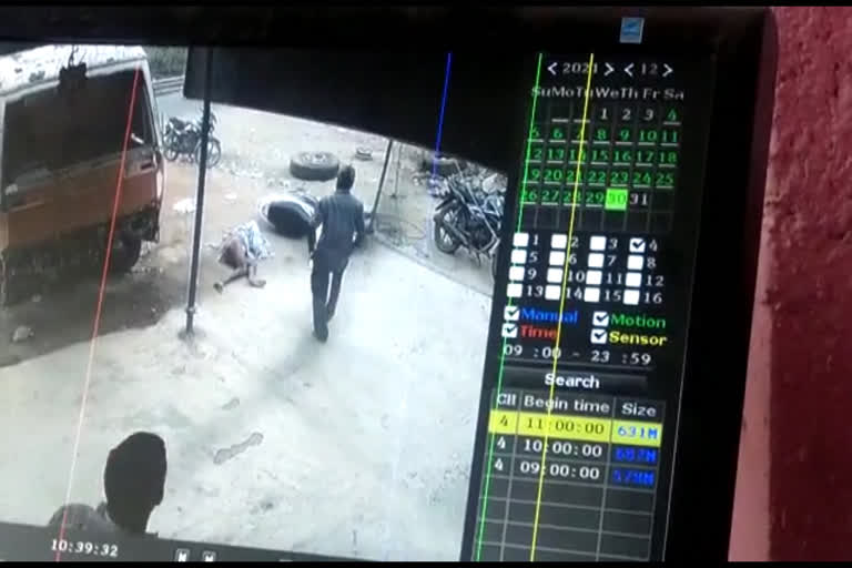 Man killed in vehicle tyre explosion in Chennai  CCTV Visuals  ലോറിയുടെ ടയർ പൊട്ടിത്തെറിച്ച് ചെന്നൈയിൽ ഒരാൾ മരിച്ചു  ടയർ പൊട്ടിത്തെറിച്ച് പഞ്ചർ വർക്ക്‌ഷോപ്പ് ജീവനക്കാരന്‍ മരിച്ചു