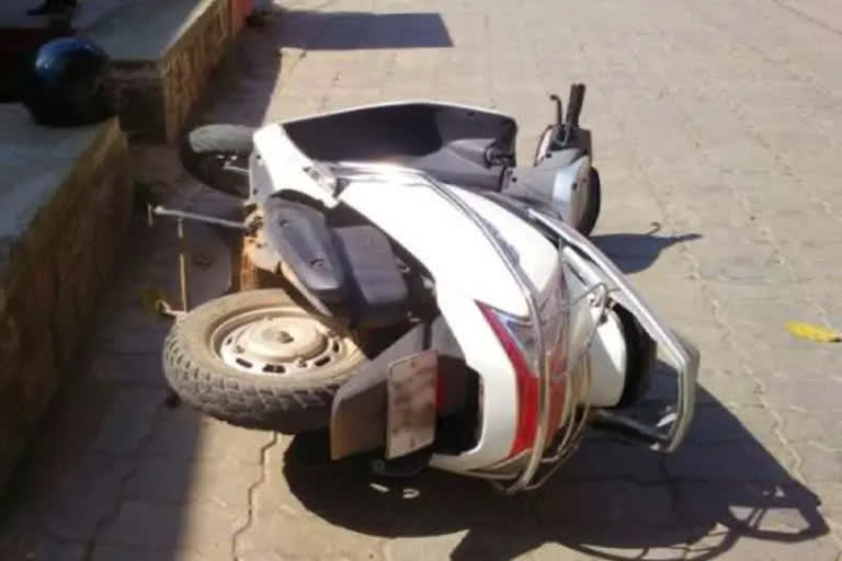 Scooty rider teenager boy died