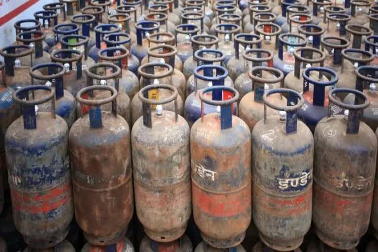 indian oil rate of lpg commercial lpg cylinder cheaper by 100 rupees