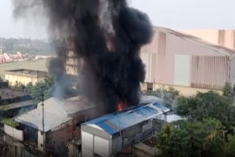 Paint godown at Kaikhali gutted by fire