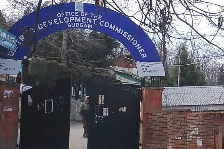 DC Budgam Reviews Republic Day Parade Arrangements : 26 جنوری کی تقریبات کے سلسلے میں جائزہ میٹنگ منعقد