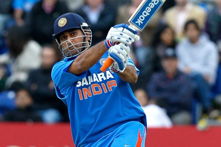 dhoni