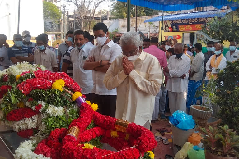 వైయస్ విజయమ్మ పినతల్లి ఈశ్వరమ్మ మృతి..పలువురి సంతాపం