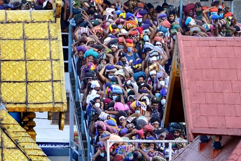 ശബരിമല വരുമാനം വര്‍ധനവ്  മകരവിളക്ക് ശബരിമല വരുമാനം  ശബരിമല ദര്‍ശനം തിരക്ക്  സന്നിധാനം അരവണ വില്‍പ്പന  sabarimala revenue rise  sabarimala makaravilakku festival latest  covid protocol violation at sabarimala  ശബരിമല കൊവിഡ് ലംഘനം