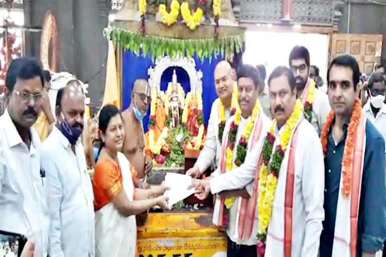 Hetero Groups Donation for Yadadri Temple