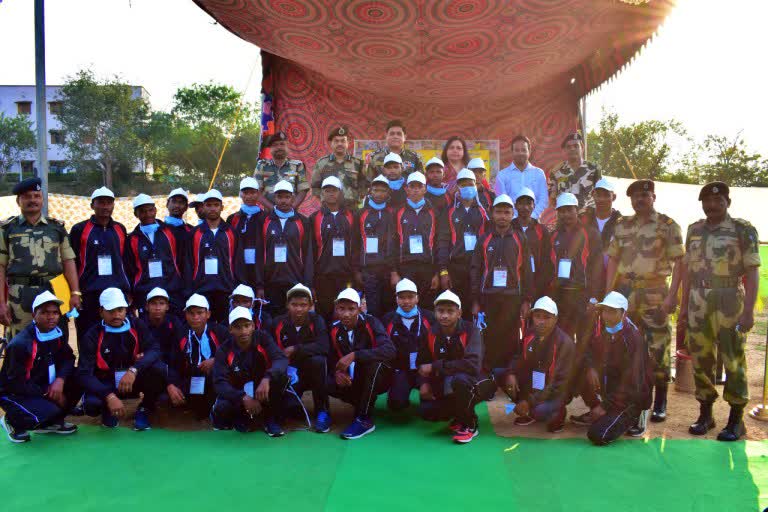 many young tribals on hyderabad tour from swabhiman area of malkangiri with bsf