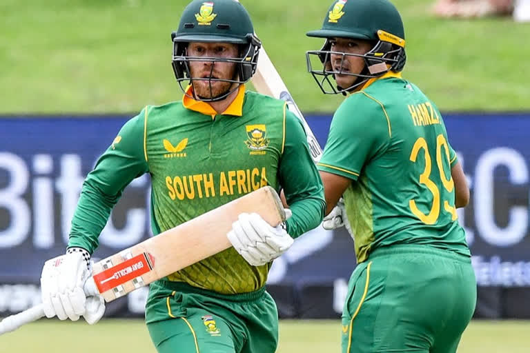 South Africa announced 17 members squad