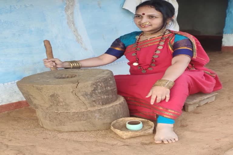 shobha-swatirani-couple-in-tribal-traditional-attire-at-vishaka