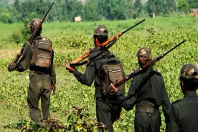 Naxalites shot and killed a filled market youth