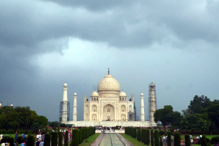 Offline sale of tickets for Taj Mahal stopped