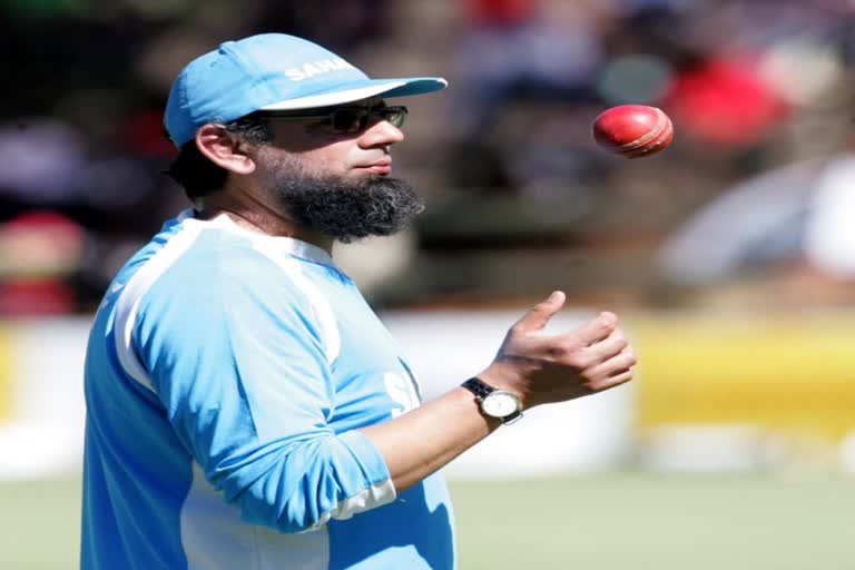 Can't play full-time head coach: Saqlain told PCB