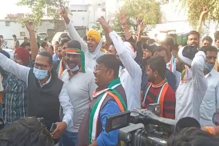 clash between bjp and congress workers