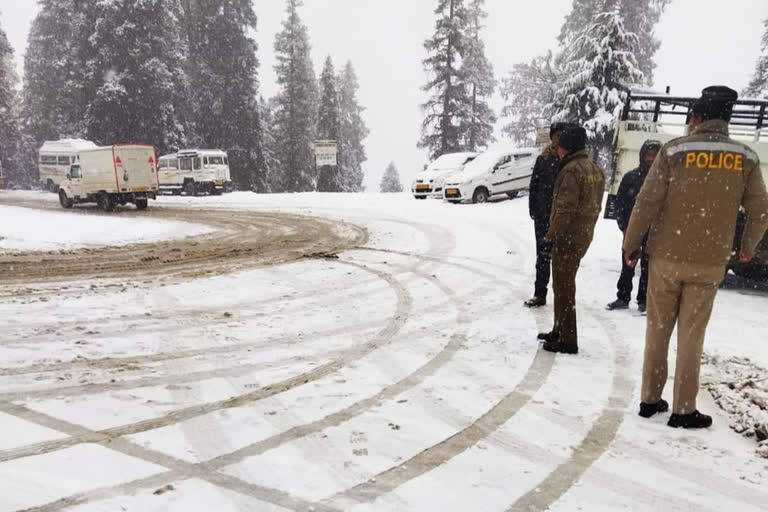 Road closed in Shimla