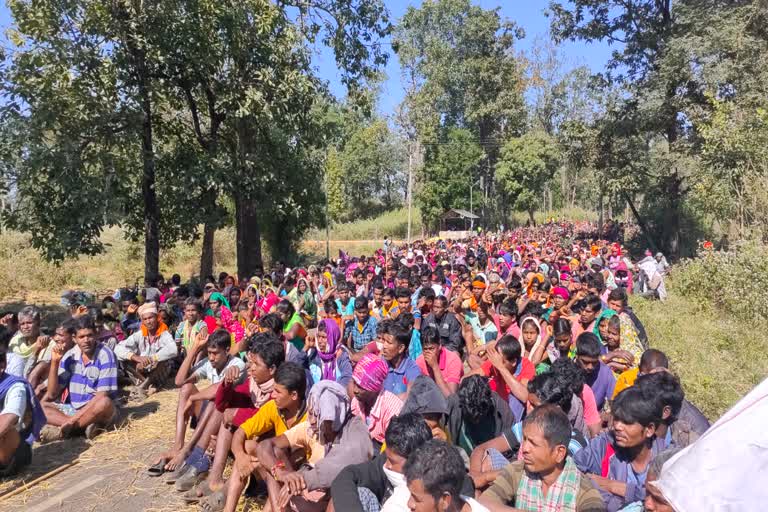 Villagers protested on Orchha road in Narayanpur