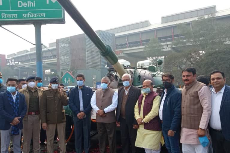 indian-army-tank-t-55-for-installation-at-shaheed-sthal-ghaziabad