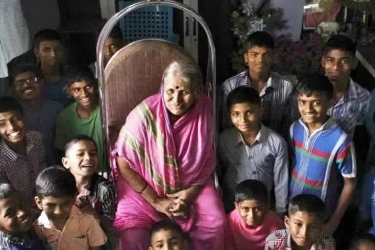 Sindhutai Sapkal passes away in Pune