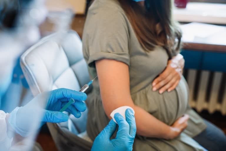 COVID19 vaccine does not increase risk of preterm birth, is it safe to get vaccinated during pregnancy, how to have a healthy pregnancy, covid19 variant of concern, Centers for Disease Control and Prevention CDC