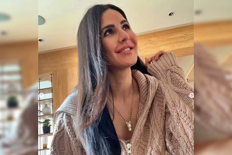 Katrina Kaif flaunts her diamond studded mangalsutra  Katrina Kaif new home  Katrina Kaif diamond mangalsutra  ವಜ್ರ ಖಚಿತ ಮಾಂಗಲ್ಯ ಧರಿಸಿ ಫೋಟೋಗೆ ಪೋಸ್​ ಕೊಟ್ಟ ಕತ್ರಿನಾ  ಕತ್ರಿನಾ ಕೈಫ್​ ಹೊಸ ಮನೆ  ಕತ್ರಿನಾ ಕೈಫ್​ ವಜ್ರ ಖಚಿತ ಮಂಗಳಸೂತ್ರ