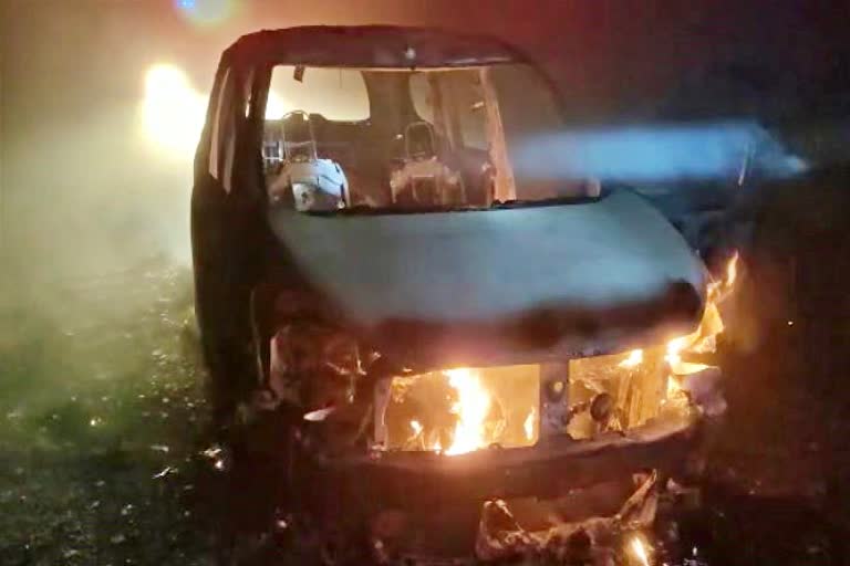 Car Caught fire in Nalanda