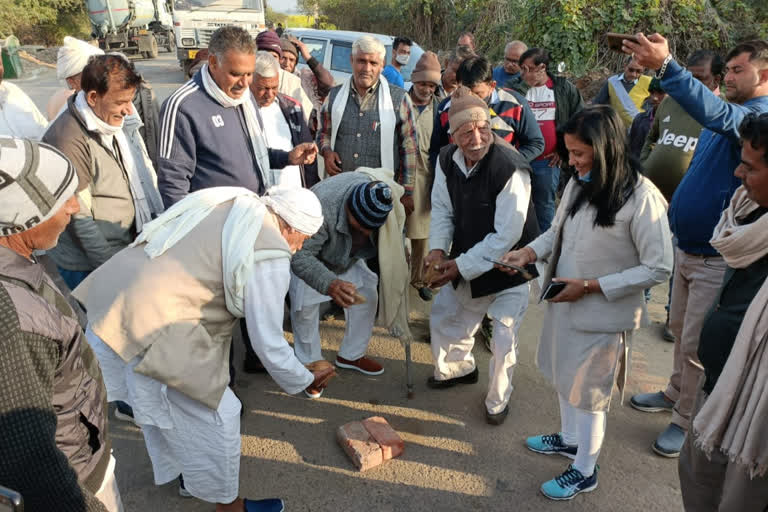 सड़क निर्माण कार्य शुरू