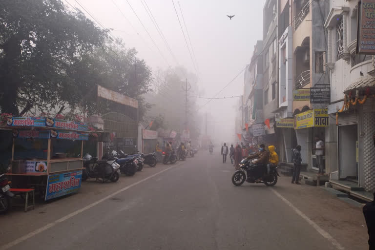 Gas leak in factory in Madhya Pradesh's Ujjain Locals complain of low visibility burning eyes