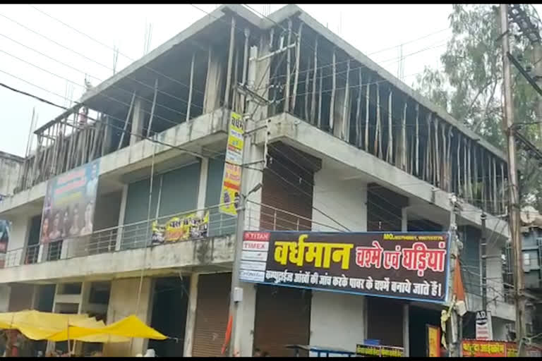 Instructions to complete the work of shopping complex under construction in Dhamtari