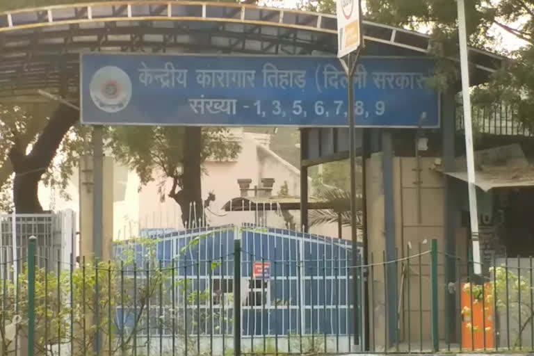 Inmate swallows phone in Tihar