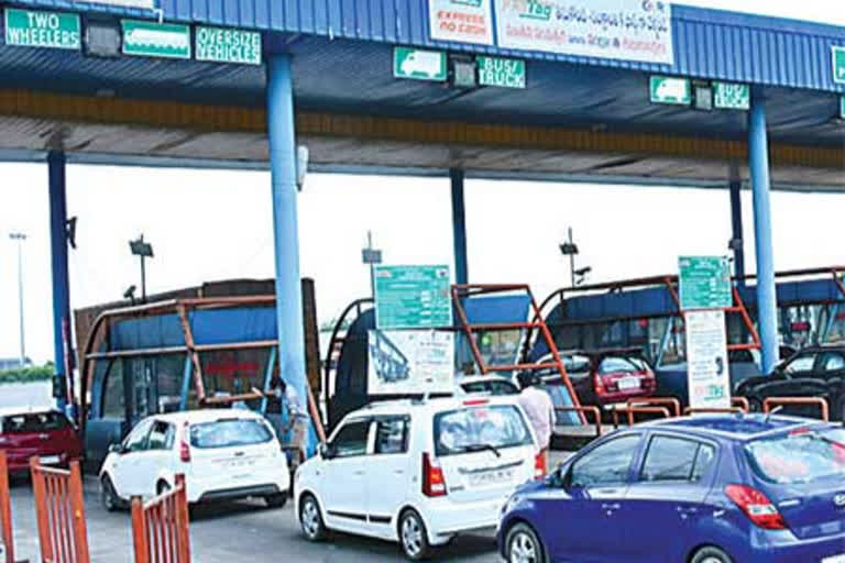 fastag balance check, toll plaza fastag traffic