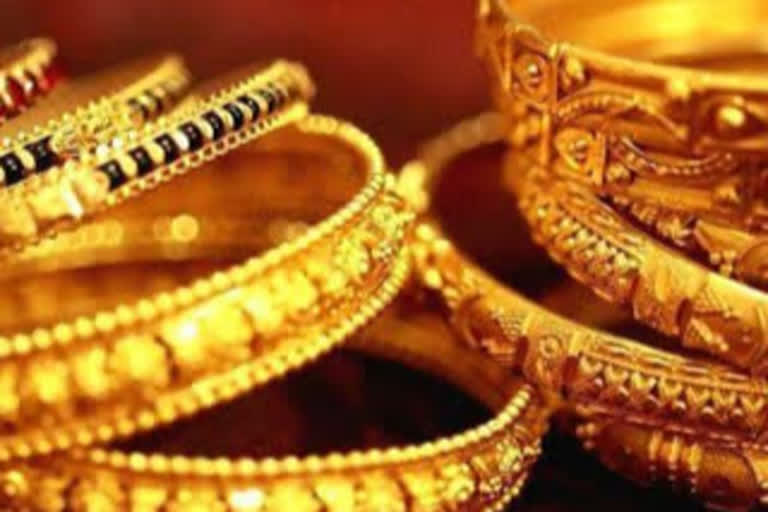 Fake Gold Loan:  నకిలీ బంగారం తాకట్టుపెట్టి లక్షల్లో రుణాలు.. ఘరానా ముఠాపై కేసు