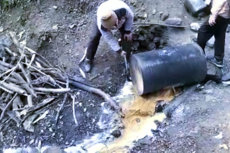 Illegal liquor furnace destroyed in Paonta