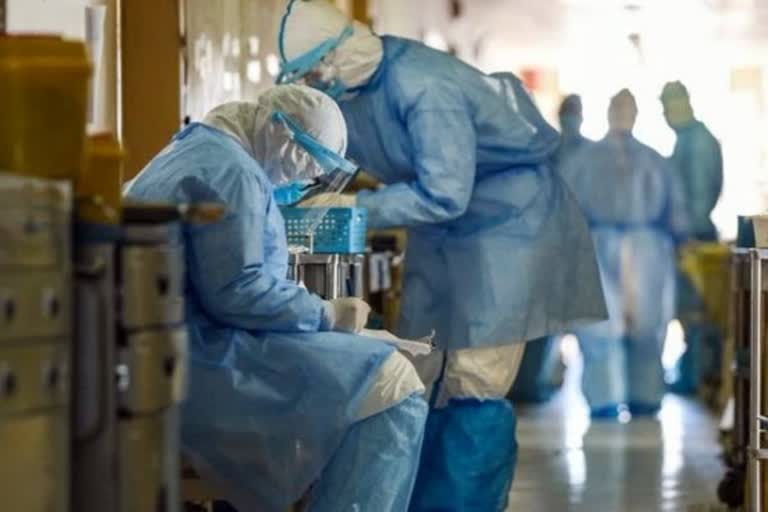 Rajkot Corona Infect Doctors: રાજકોટમાં 30 ડોક્ટર અને 25 નર્સિંગ સ્ટાફ કોરોના પોઝિટિવ