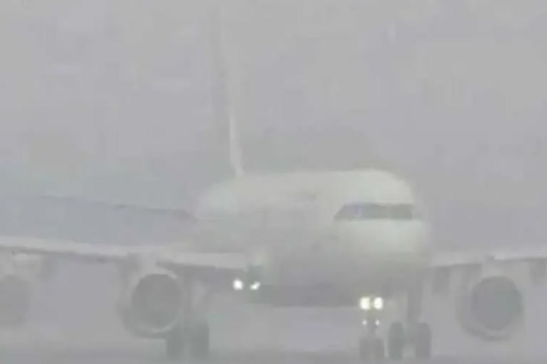 92-flights-were-canceled-and-69-were-filled-due-to-snowfall-in-kashmir-from-four-days