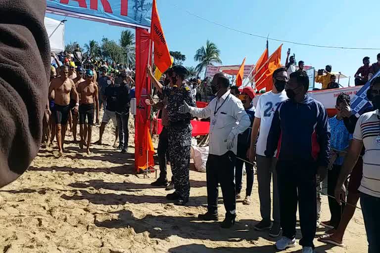 Swimming Competition In Porbandar: પોરબંદરમાં સ્વિમિંગ કોમ્પિટિશનનું આયોજન, તરવૈયાઓએ ઉત્સાહ ભેર લીધો ભાગ