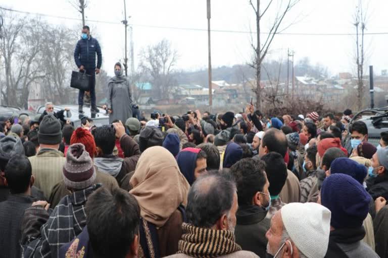 Mehbooba on FIR against party leaders  Case against PDP leaders  jammu kashmir police files case against pdp leaders  പിഡിപി നേതാക്കൾക്കെതിരെ കേസ്  കൊവിഡ് മാനദണ്ഡം പാലിക്കാത്തതിന് പിഡിപി നേതാക്കൾക്കെതിരെ കേസ്