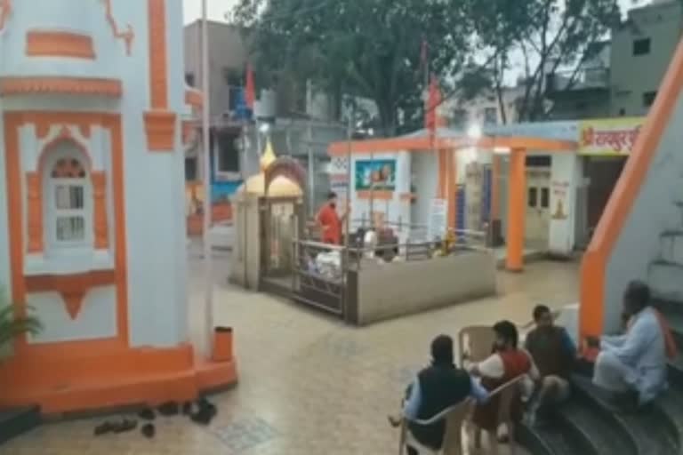 Decrease in number of devotees in temples of Raipur
