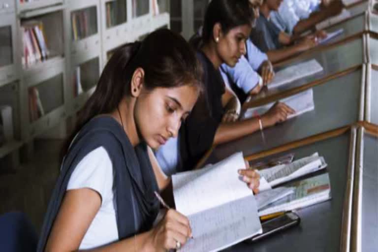 செமஸ்டர் தேர்வு ஒத்திவைப்பு!