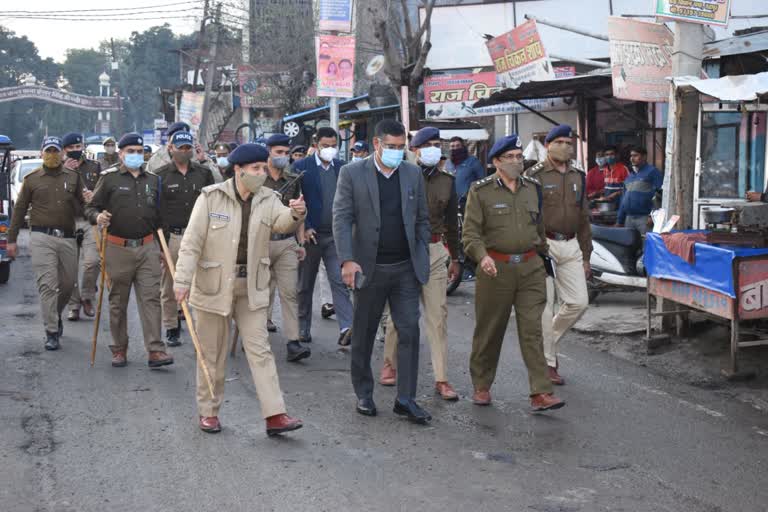 Rudrapur police took out flag march