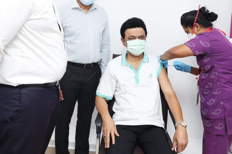 பூஸ்டர் டோஸ் தடுப்பூசி செலுத்திக்கொண்ட முதலமைச்சர் ஸ்டாலின்