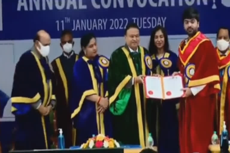 டாக்டர் பட்டம் பெற்றார் நடிகர் சிம்பு!