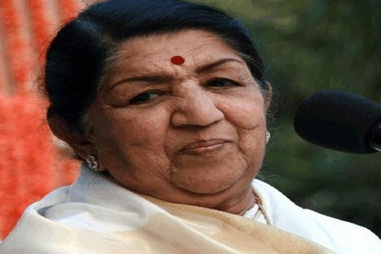 Lata Mangeshkar COVID-19 positive