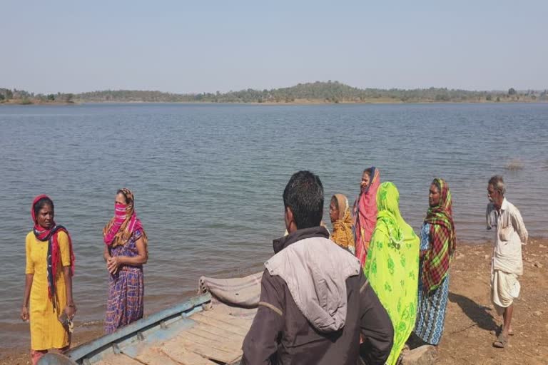 Drowning Deaths in Mandvi Aamli Dam : આમલી ડેમમાં નાવડી પલટી, 2 મૃતદેહ મળ્યાં 5ની શોધખોળ જારી